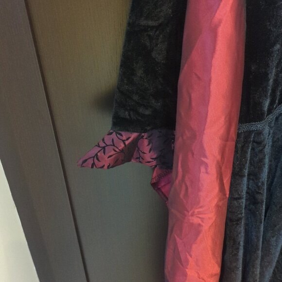 Medieval Renaissance Queen 2 Piece Costume - Size Small NWT - Picture 4 of 4